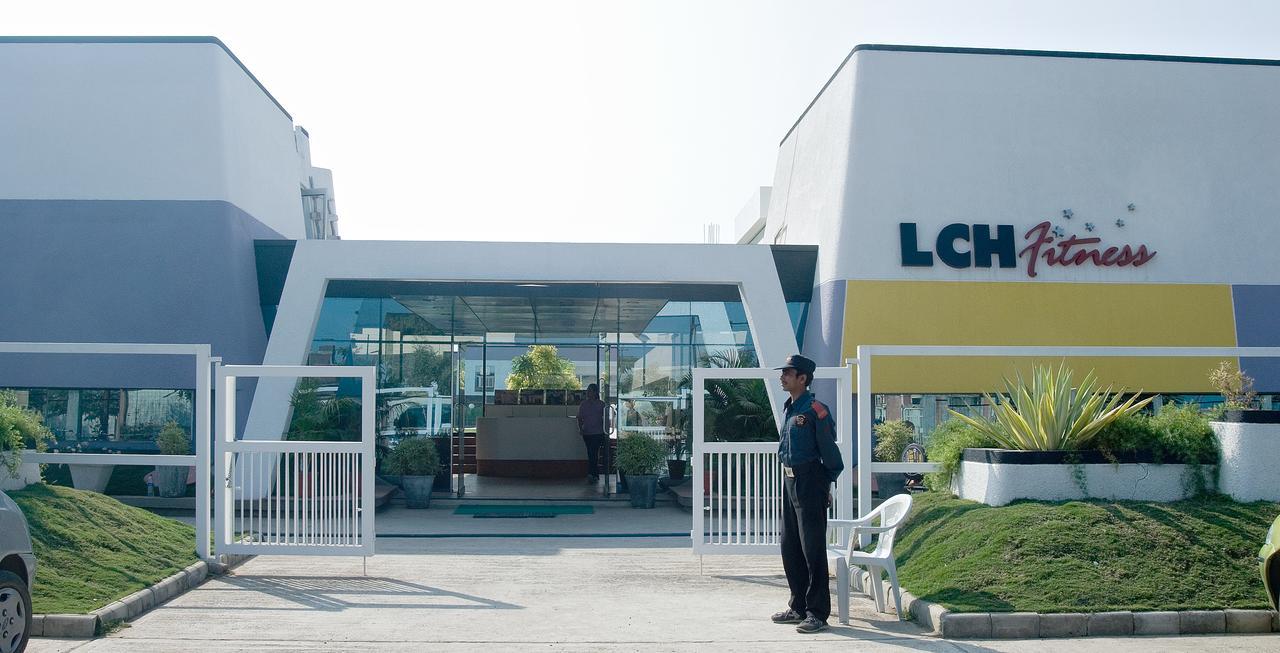 Lch Fitness Hotel Indore Exterior photo